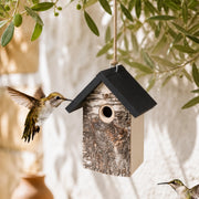 Houten vogelhuisje licht ingang 28 mm