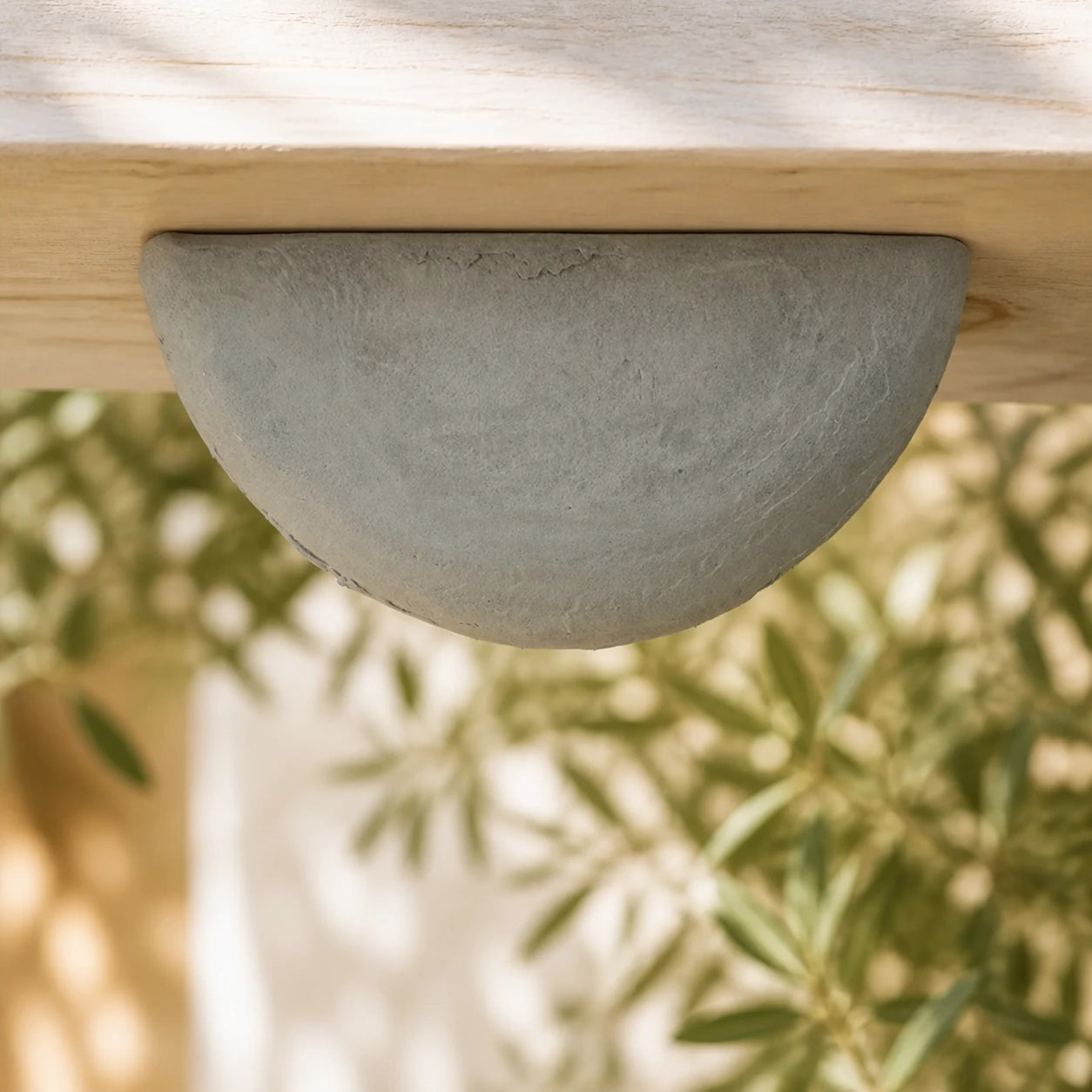 Nest moulded onder dak