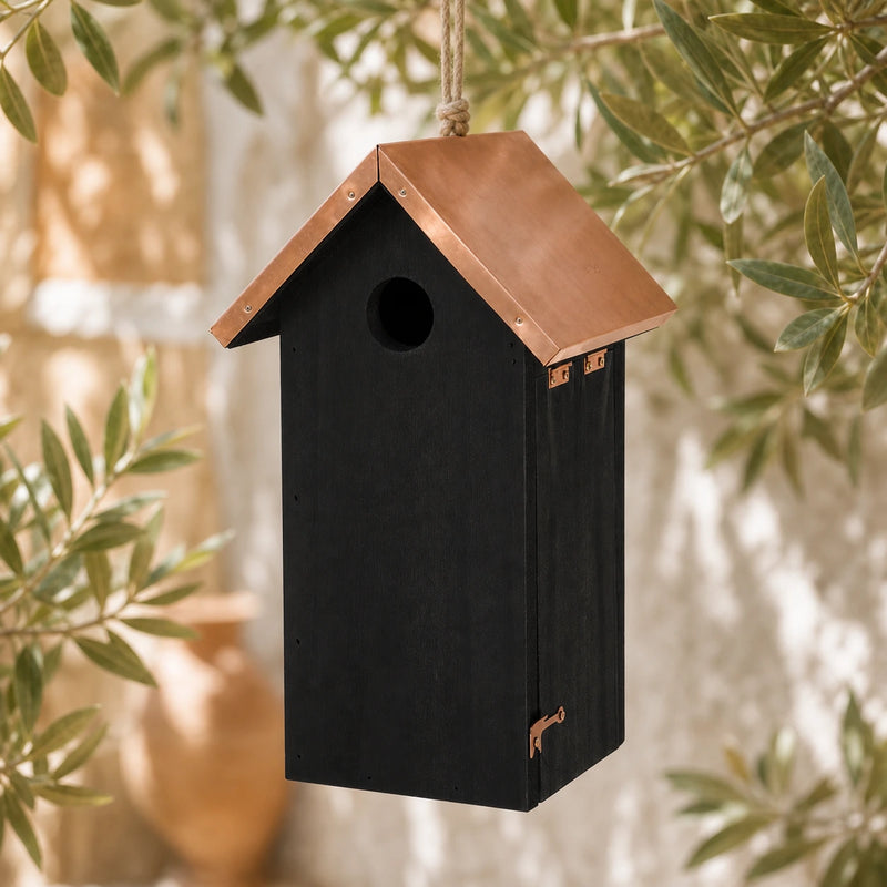 Vogelhuisje zwart met dak koper hoogte 30 cm