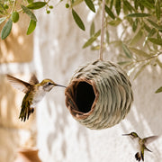 Vogelhuisje rond gevlochten