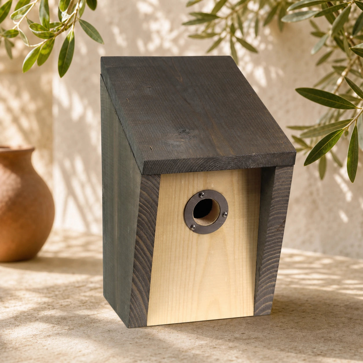 Vogelhuisje grijs van hout geolied