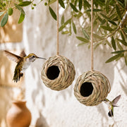 Set van 2 vogelhuisjes hangend rond van vezels gevlochten