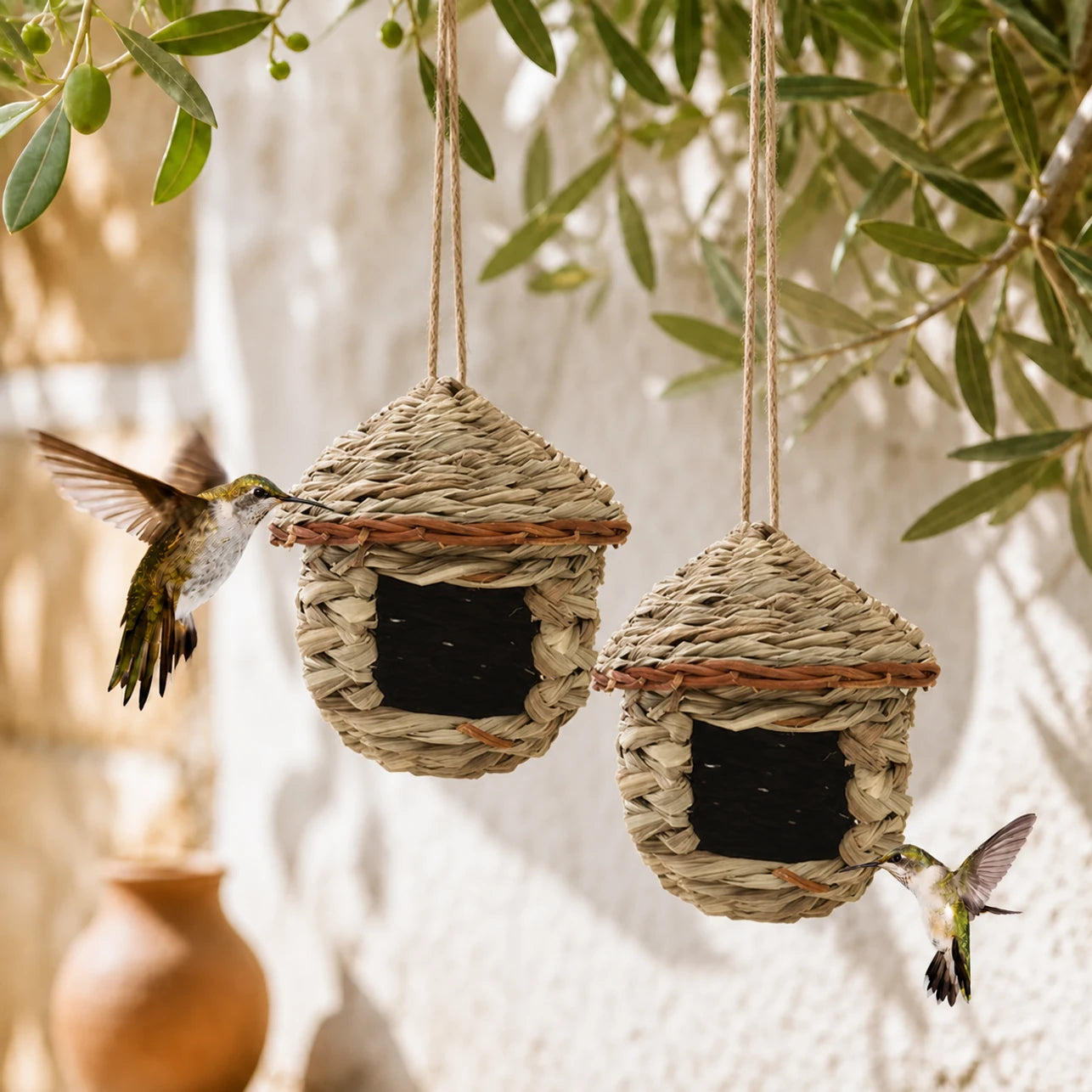 Set van 2 vogelhuisjes hangend beige formaat 15 × 15 cm